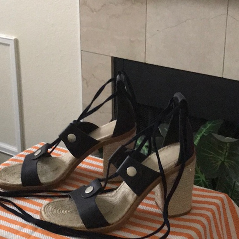 SHOES... SHOES... SHOES...